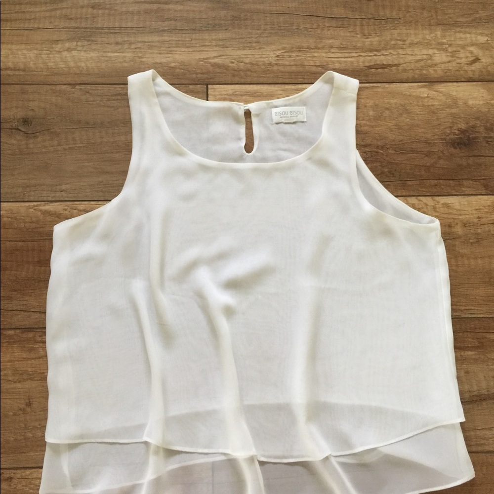 Bisou Bisou white crop blouse